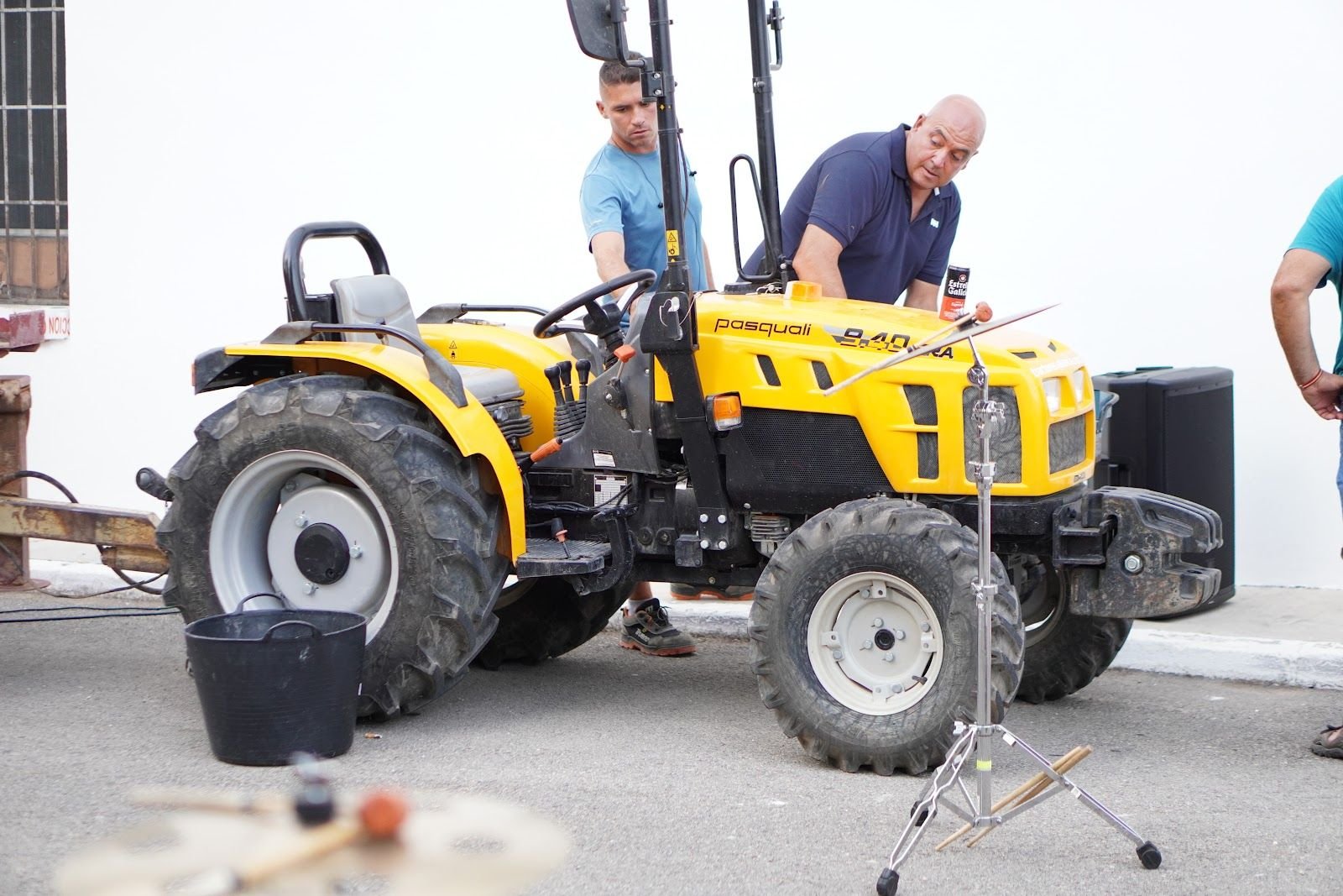 Preparació del tractor per al concert